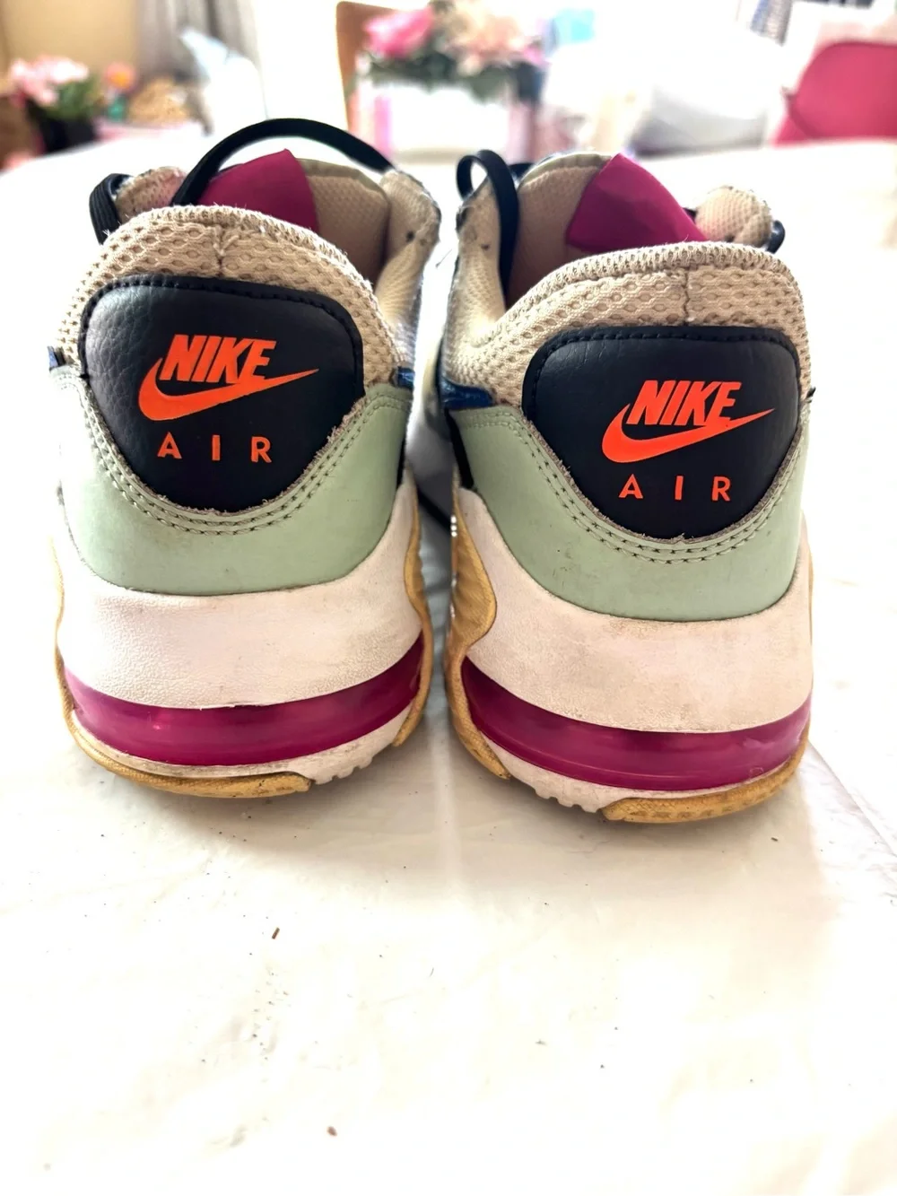 Nike White Air Max Excee Fossil Hyper Blue Pink Accent SZ 7.5 Worn 4X